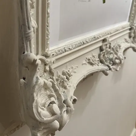 Eugenie Apartment